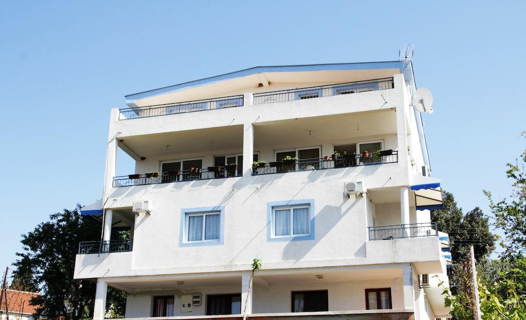 Apartments Ajla Utjeha Exterior foto